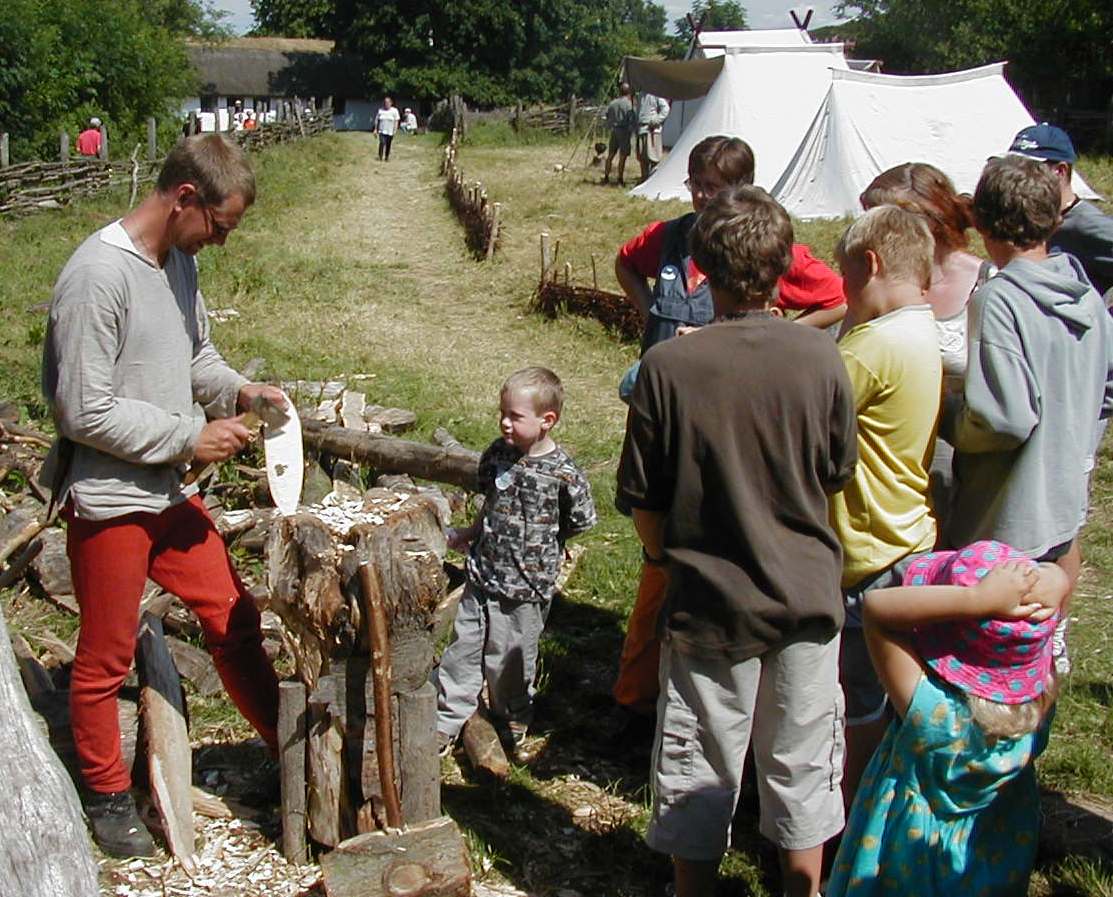 Chilld with autism visits a Viking village 